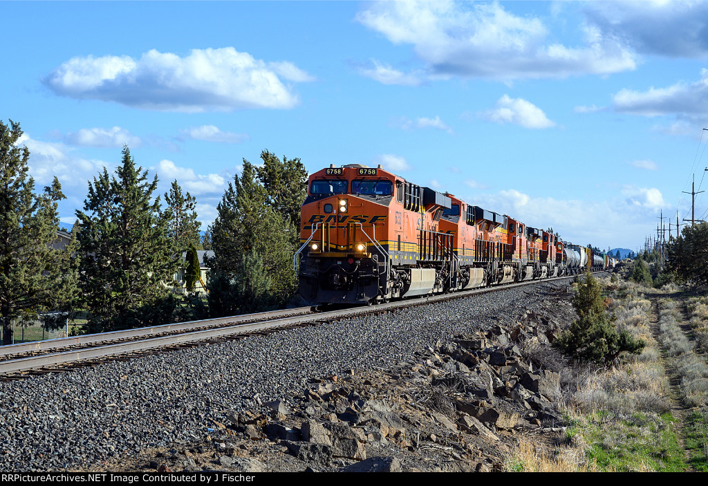 BNSF 6758